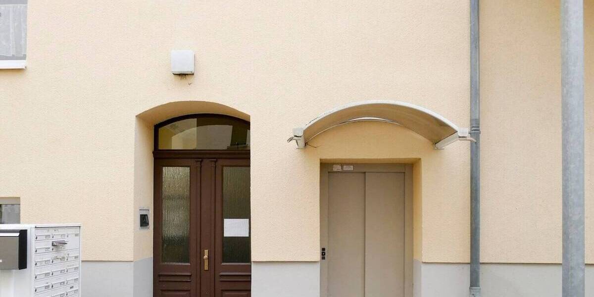 Kleine Wohnung im Einzeldenkmal und am Park 2 zimmer