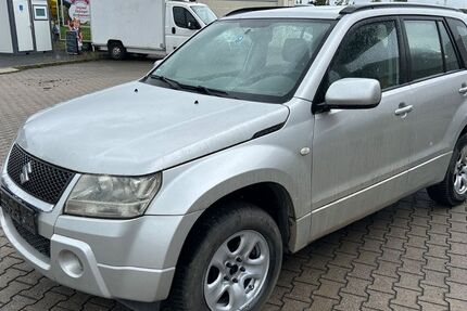 Suzuki Grand Vitara 198.443 km 4.950 &euro; Bürgel OT Silbertal 07616