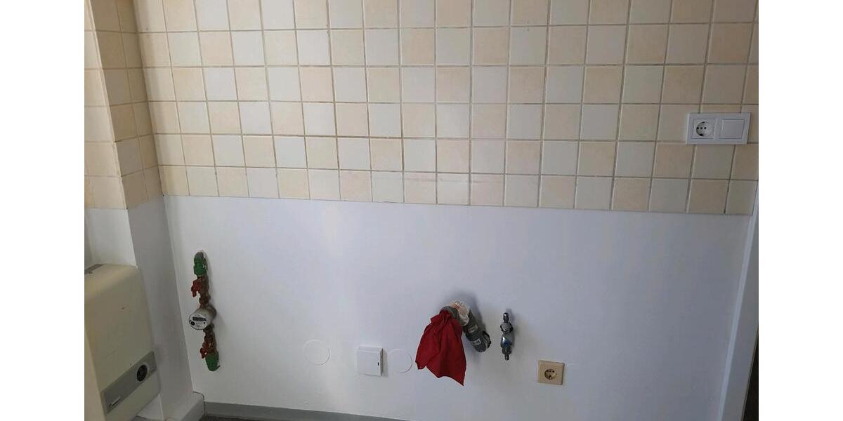 Etagenwohnung Weida - 1 Zimmer, 62 m&sup2;, 300&euro; | Angebot:26286391