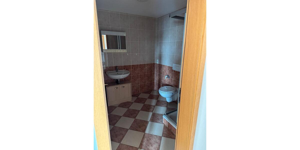 Etagenwohnung Schmölln - 1 Zimmer, 46 m&sup2;, 437&euro; | Angebot:26444477
