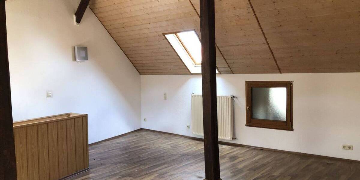 Denkmalgeschütztes Mehrfamilienhaus mit Gewerbeeinheit im Herzen von Weida 7 zimmer