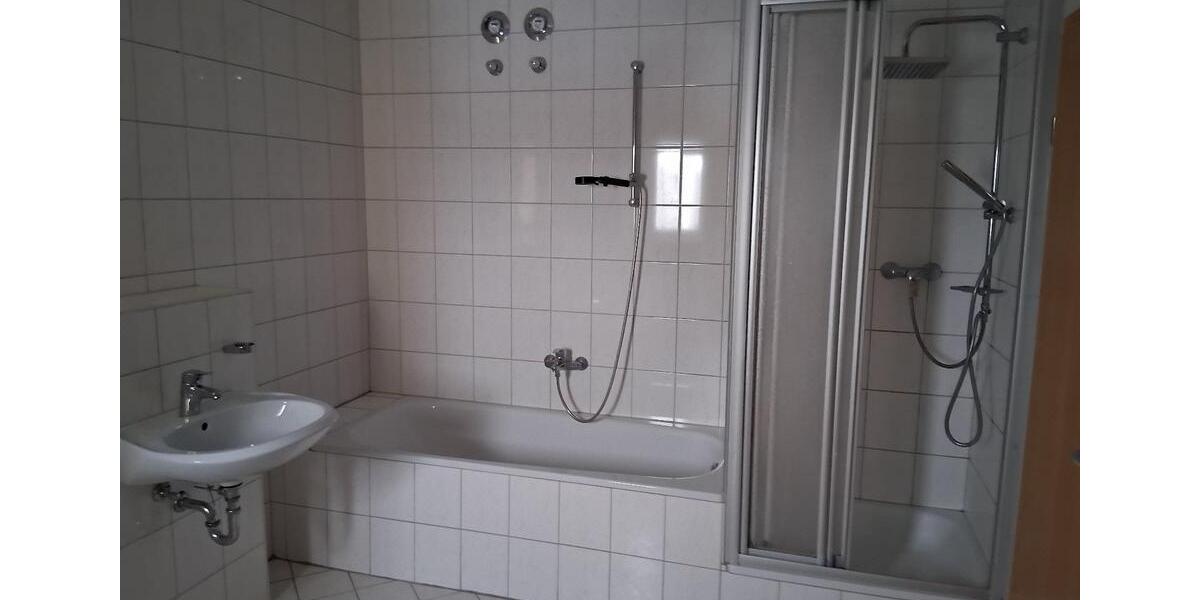 Dachgeschoßwohnung Gera Alt-Bieblach - 3 Zimmer, 104 m&sup2;, 546&euro; | Angebot:26017987