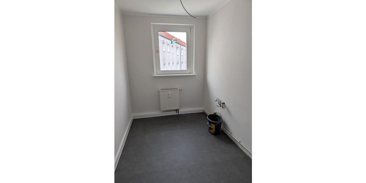 Erdgeschoßwohnung Zeitz - 2 Zimmer, 44 m&sup2;, 300&euro; | Angebot:26515525