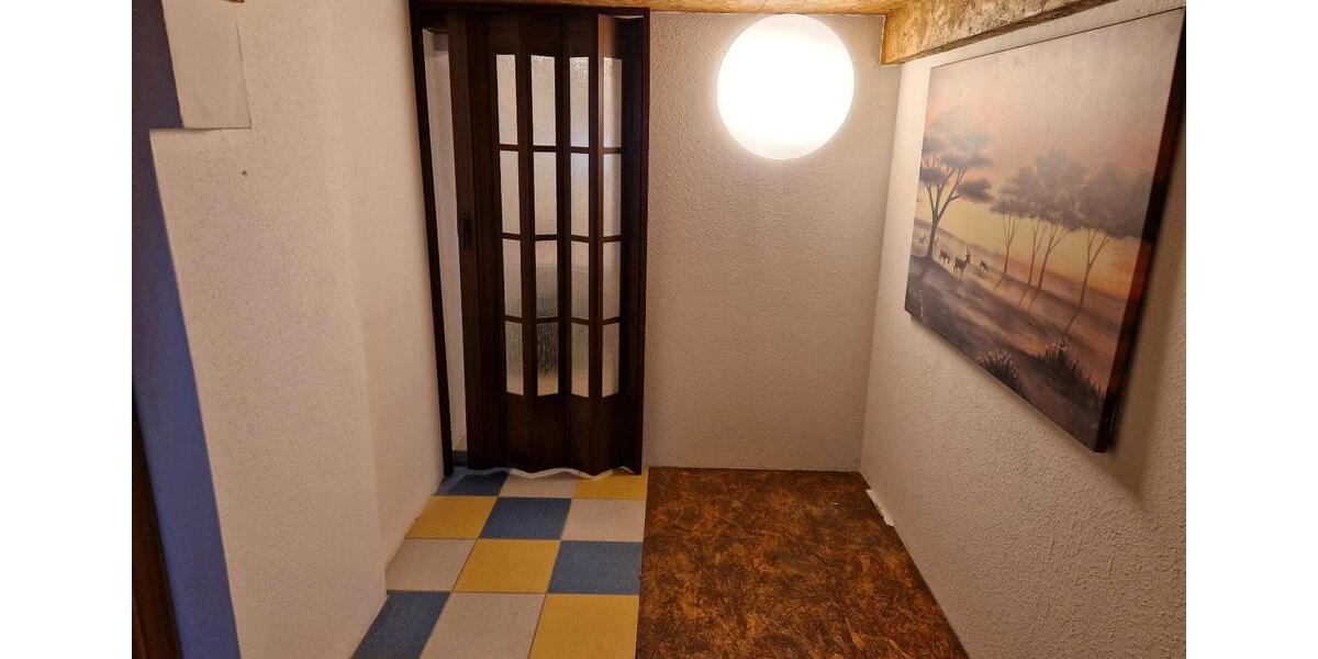 Etagenwohnung Meuselwitz - 8 Zimmer, 160 m&sup2;, 1.200&euro; | Angebot:26321990