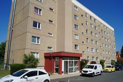 2-Raum-Wohnung mit Balkon und Einbauküche zimmer