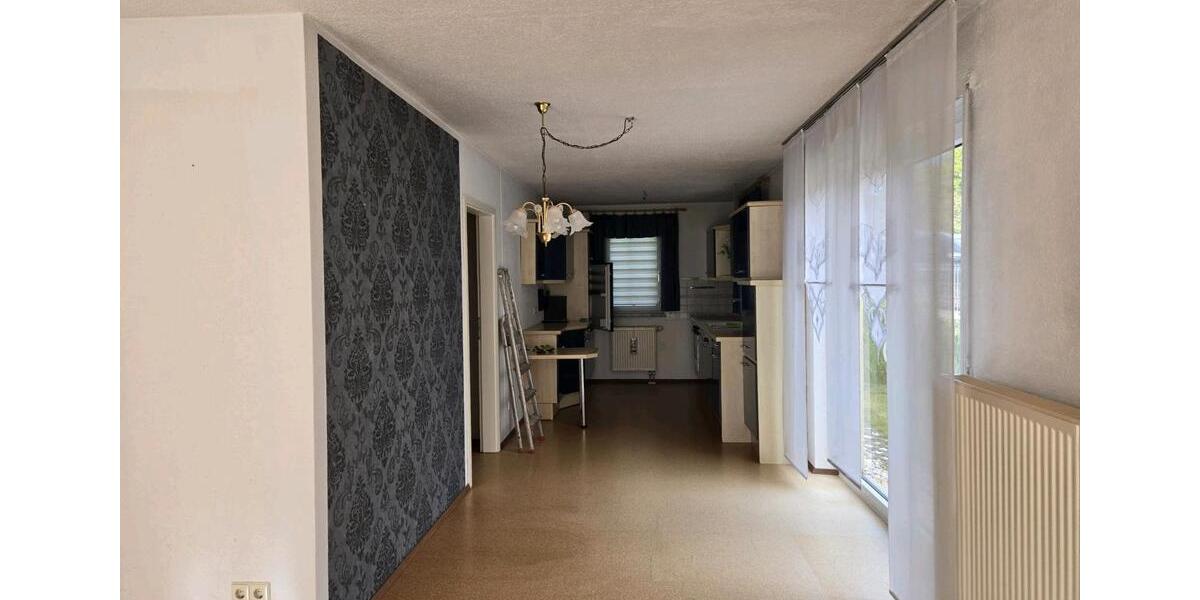 Reihenhaus Werdau - 5 Zimmer, 125 m&sup2;, 209.000&euro; | Angebot:27001786