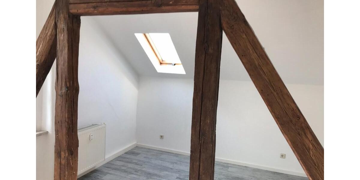 Dachgeschoßwohnung Gera Alt-Taubenpreskeln - 4 Zimmer, 80 m&sup2;, 450&euro; | Angebot:26531226