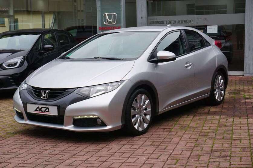 Honda Civic 78.000 km 8.450 € Altenburg 04600