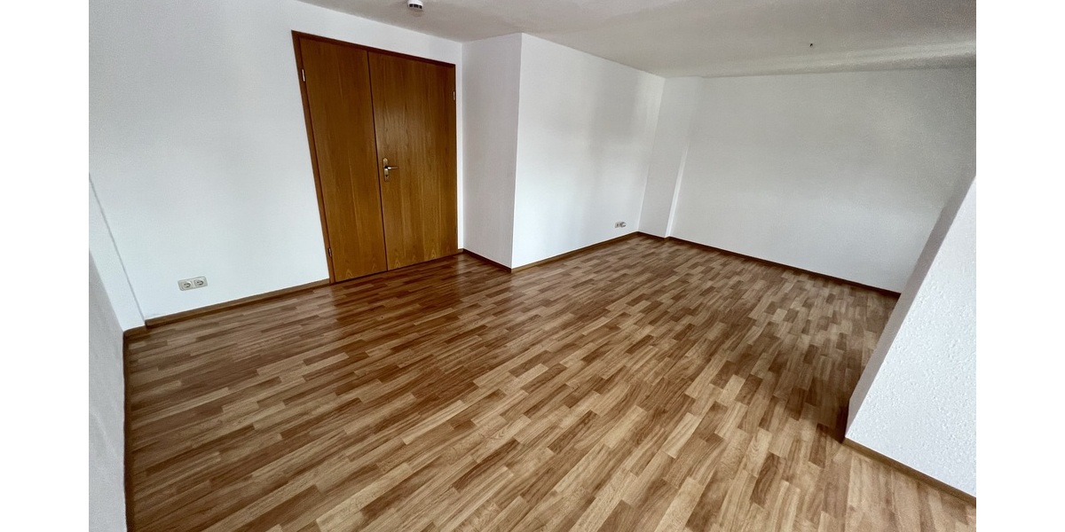 Renditeobjekt: zentrumsnahe 3-Raum-ET-Wohnung mit Stellplatz - Dachgeschoßwohnung Gera Ostviertel | Angebot:26464090