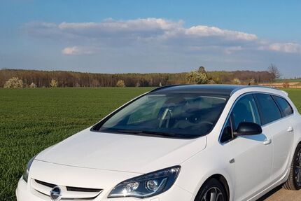 Opel Astra 88.000 km 14.900 € Zwickau 08056