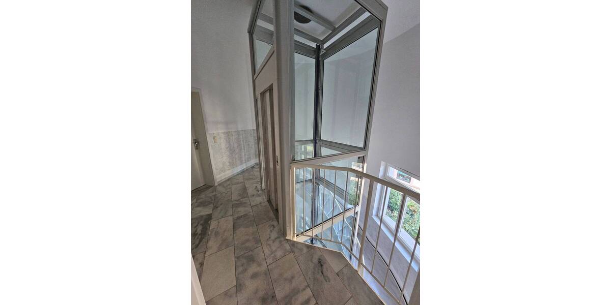 Eigentum mit Altbaucharme in bester Villenlage, Balkon, Kamin, gr. Garten, SUV-TG; viele Finanzierungsmodelle mgl. 5 zimmer