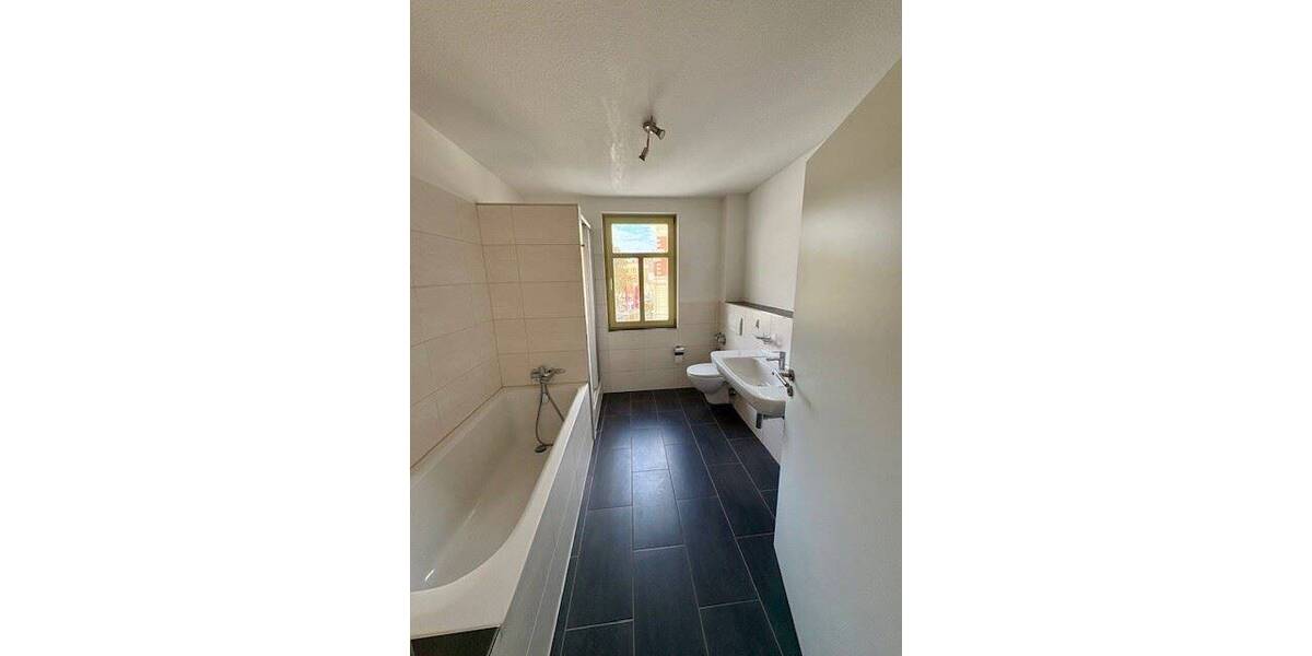 Etagenwohnung Altenburg Altenburg - 3 Zimmer, 65 m&sup2;, 485&euro; | Angebot:26289681