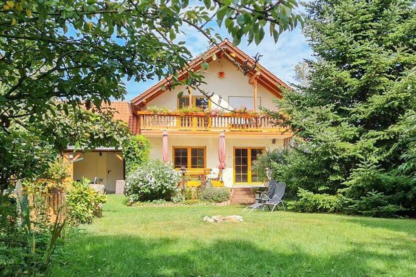 Haus zum Kaufen in Hohenmölsen 398.000 € 148.72 m²