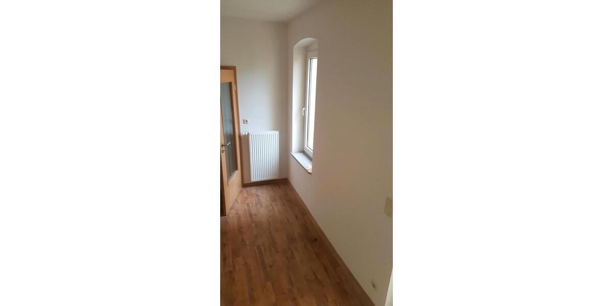 Dachgeschoßwohnung Gera - 3 Zimmer, 83 m&sup2;, 800&euro; | Angebot:26451510