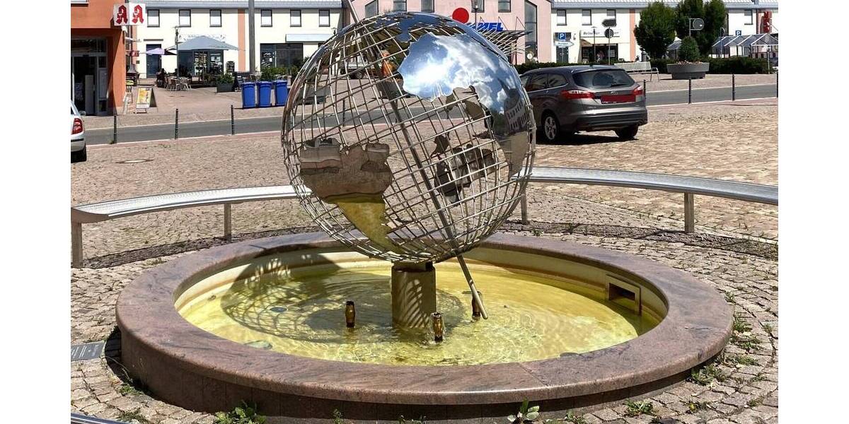 BüroPraxis in günstig gelegenem WGH, Neubau 1996, 1.OG, ca. 125 m², Balkon, Modernisierungsbedarf 3 zimmer