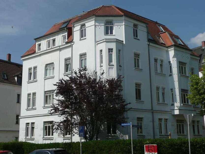 Wohnung zum Kaufen in Zwickau 99.900 € 92.23 m²