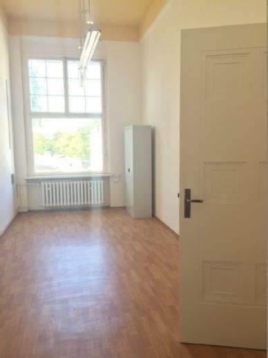 Gewerbeobjekt Gera Zwötzen - 2 Zimmer, 50 m&sup2;, 160&euro; | Angebot:25877234