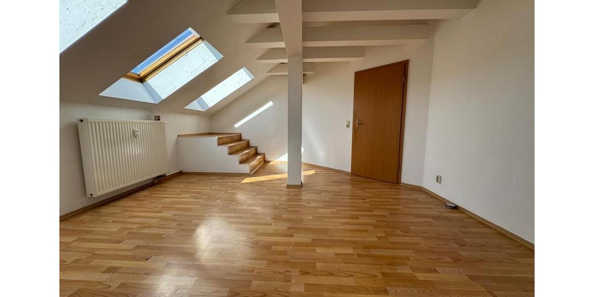 Dachgeschoßwohnung Gera Alt-Bieblach - 3 Zimmer, 63 m&sup2;, 330&euro; | Angebot:24569610