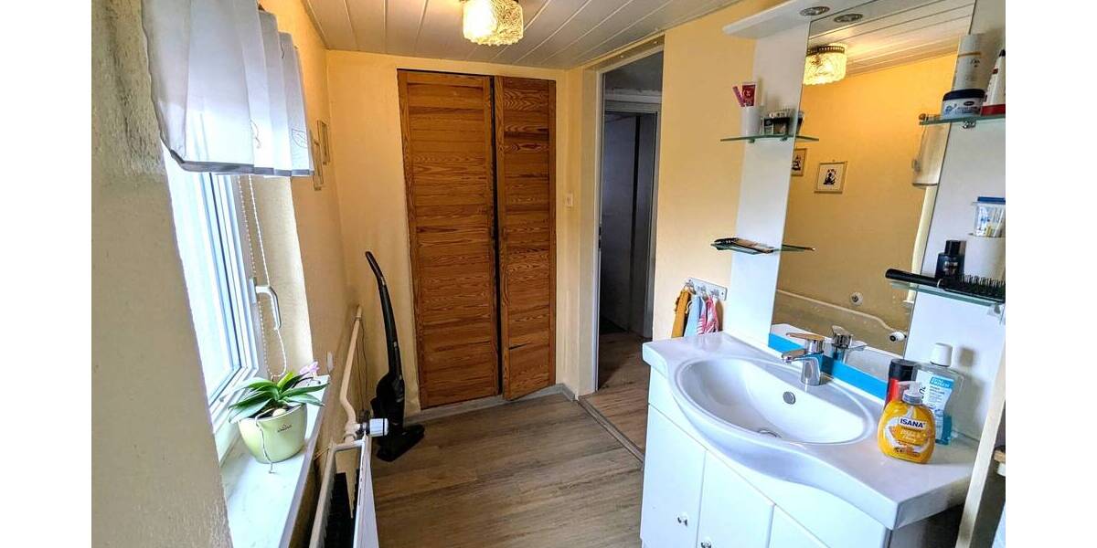 Mehrfamilienhaus, Wohnhaus Eisenberg - 4 Zimmer, 143 m&sup2;, 99.000&euro; | Angebot:25741019