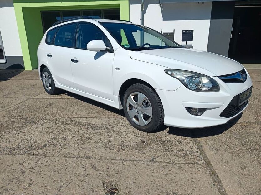 i30