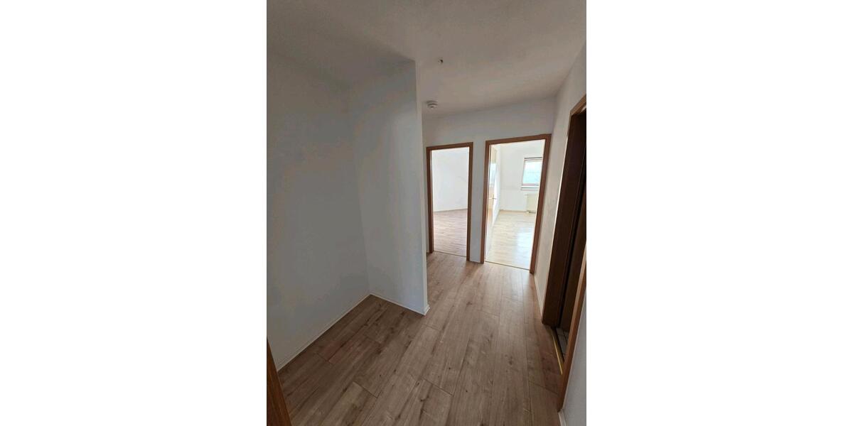 Etagenwohnung Werdau - 4 Zimmer, 101 m&sup2;, 125.000&euro; | Angebot:26061573