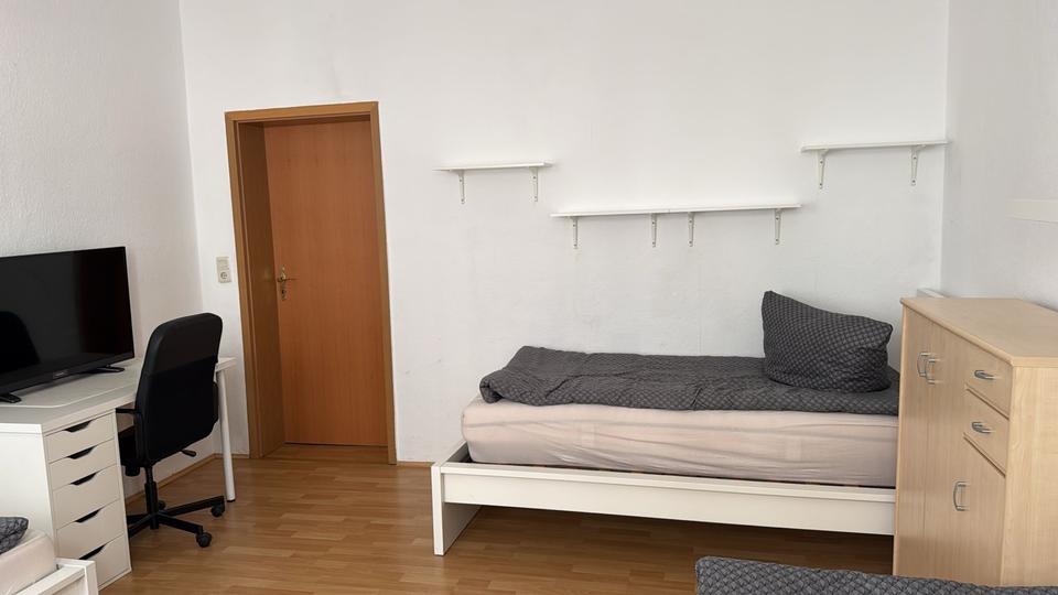 Etagenwohnung Gera Alt-Taubenpreskeln - 4 Zimmer, 70 m&sup2;, 80&euro; | Angebot:25886935