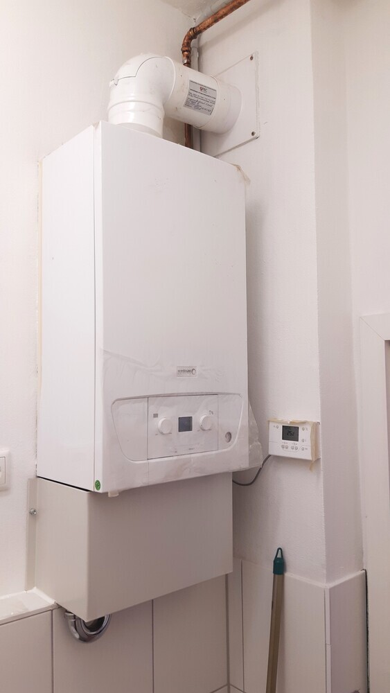 3-Zimmer-Wohnung 2. oder 3. OG, neu saniert, in ruhigem Wohnviertel Gera-Süd