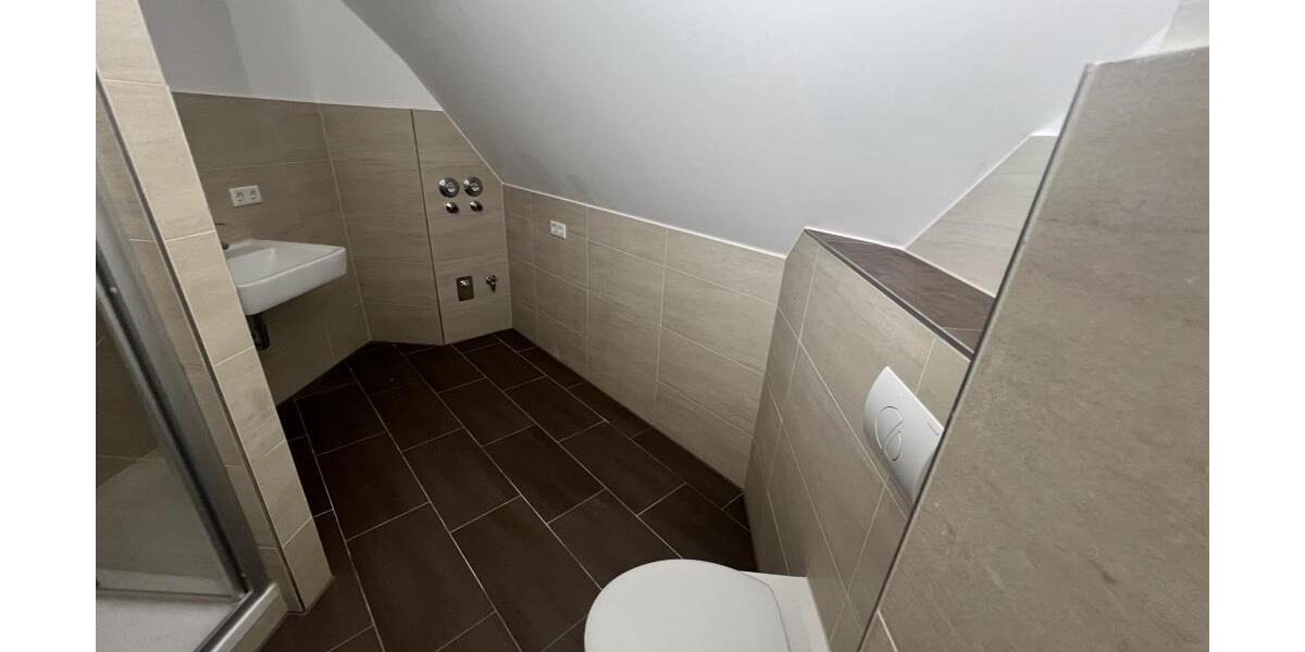 Wohnen mal anders! Imposante Dachgeschosswohnung mit Balkon und Aufzug! - Etagenwohnung Gera | Angebot:26131791