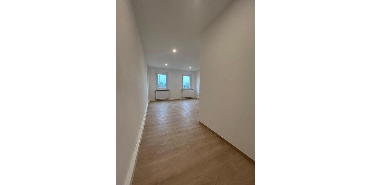 Dachgeschoßwohnung Meerane - 3 Zimmer, 84 m&sup2;, 600&euro; | Angebot:26664457