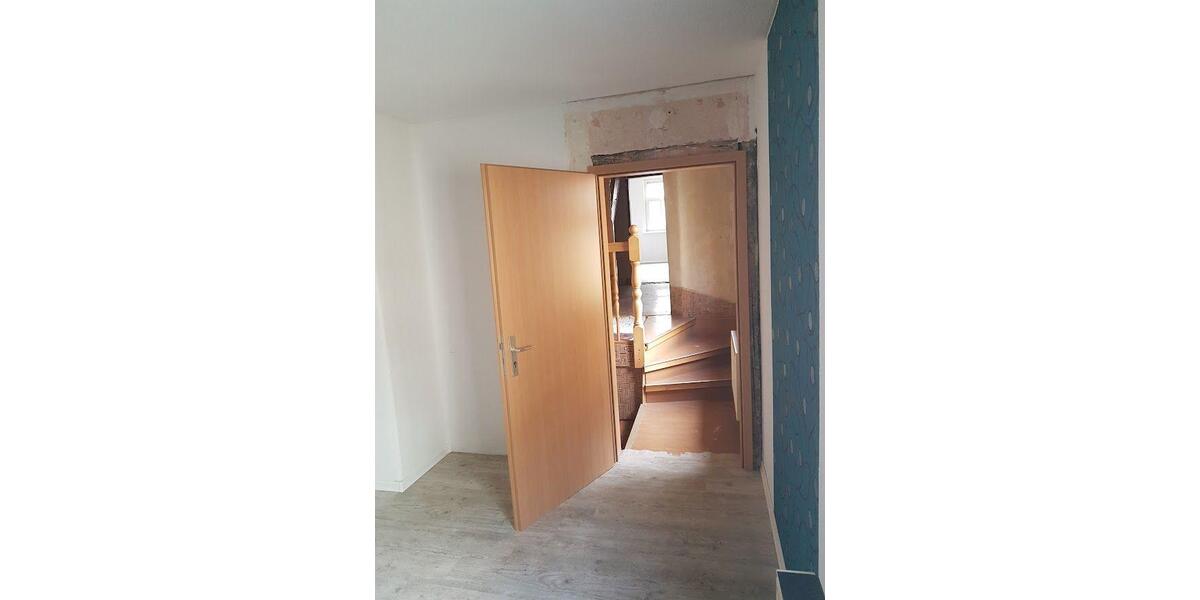 Einfamilienhaus Crimmitschau - 7 Zimmer, 140 m&sup2;, 58.000&euro; | Angebot:26618715