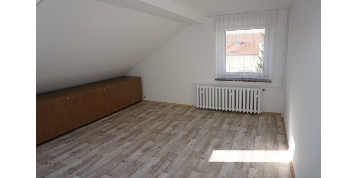 Etagenwohnung Eisenberg - 4 Zimmer, 77 m&sup2;, 105.000&euro; | Angebot:22059966