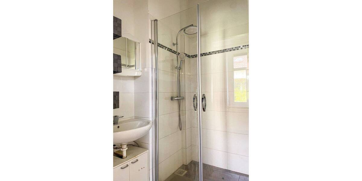 Reihenmittelhaus Meerane - 8 Zimmer, 200 m&sup2;, 79.000&euro; | Angebot:26388194