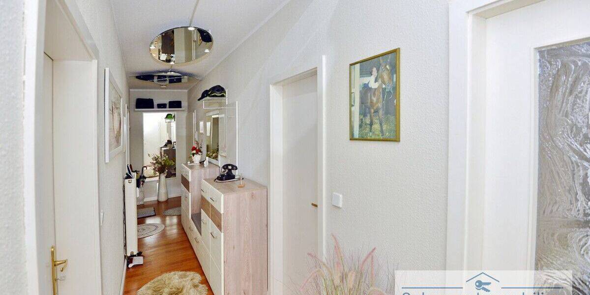 Etagenwohnung Meerane - 3 Zimmer, 84 m&sup2;, 510&euro; | Angebot:26879089