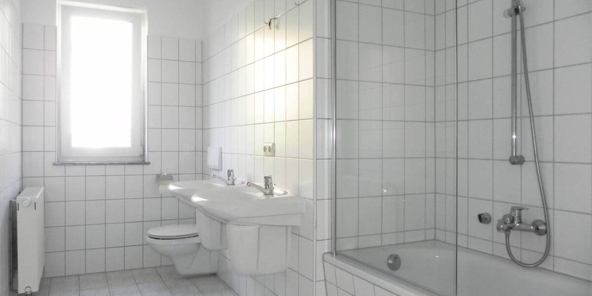 Etagenwohnung Greiz Irchwitz - 2 Zimmer, 61 m&sup2;, 320&euro; | Angebot:25674659