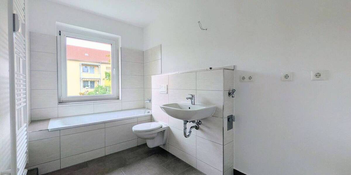 Etagenwohnung Gera Bieblach - 4 Zimmer, 109 m&sup2;, 860&euro; | Angebot:26858988