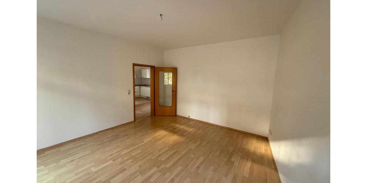 Etagenwohnung Greiz - 3 Zimmer, 79 m&sup2;, 465&euro; | Angebot:26050264