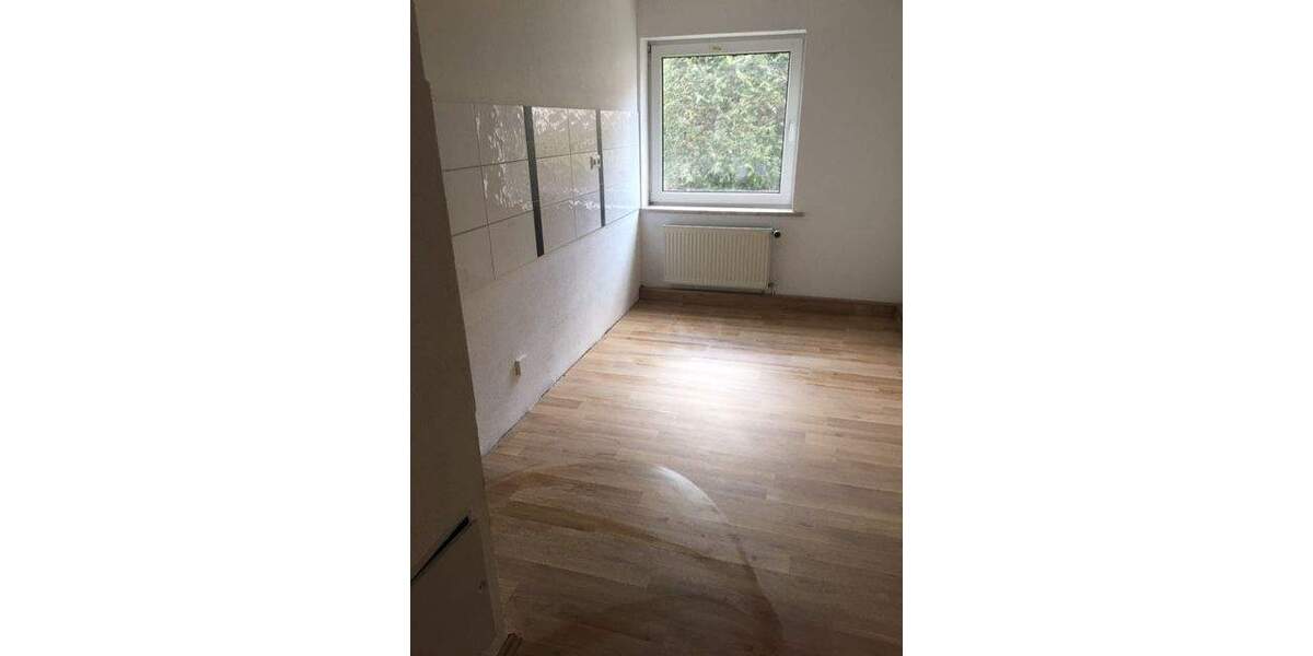 Etagenwohnung Teuchern - 2 Zimmer, 53 m&sup2;, 45.000&euro; | Angebot:26306240