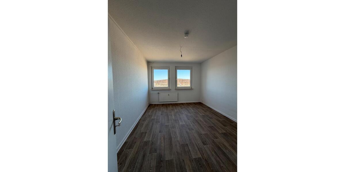 Dachgeschoßwohnung Gera - 2 Zimmer, 54 m&sup2;, 335&euro; | Angebot:26162591