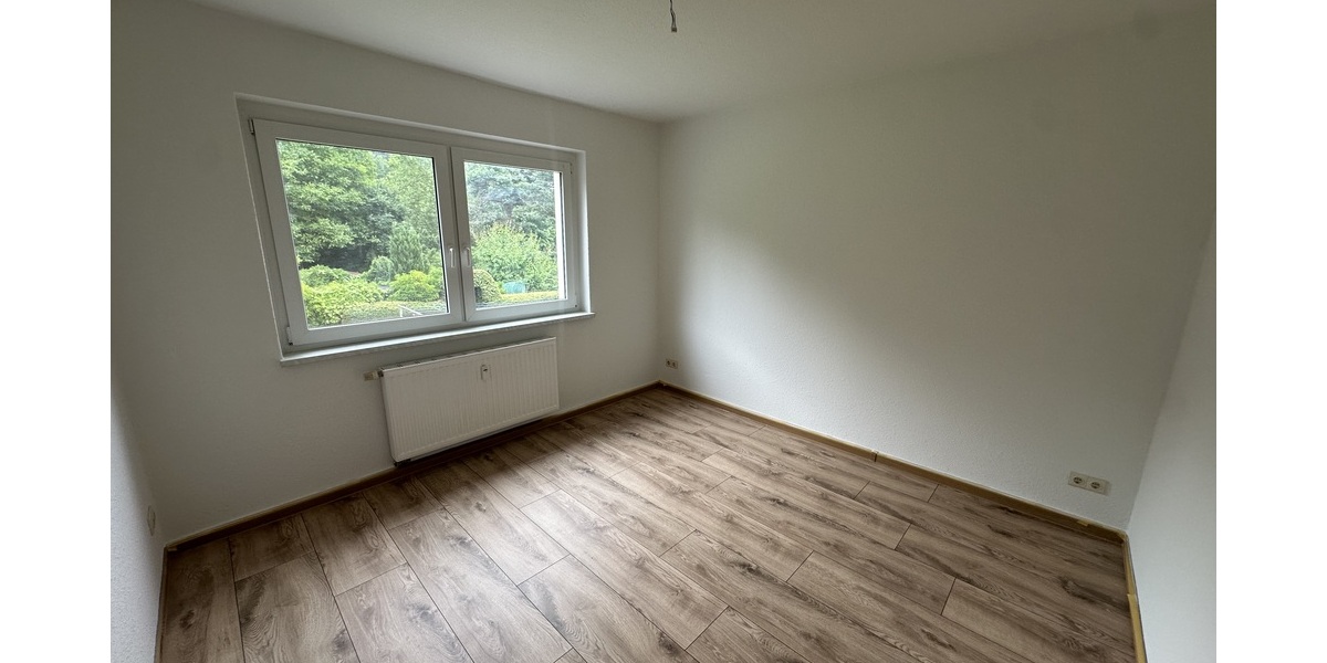 Neuer Fußboden und Wanne + Dusche! 2 Zimmer Wohnung in Langenberg - Etagenwohnung Gera Langenberg | Angebot:27040504