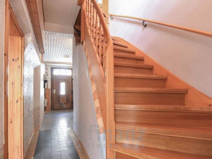 Reihenmittelhaus Crimmitschau - 5 Zimmer, 182 m&sup2;, 99.000&euro; | Angebot:26930213