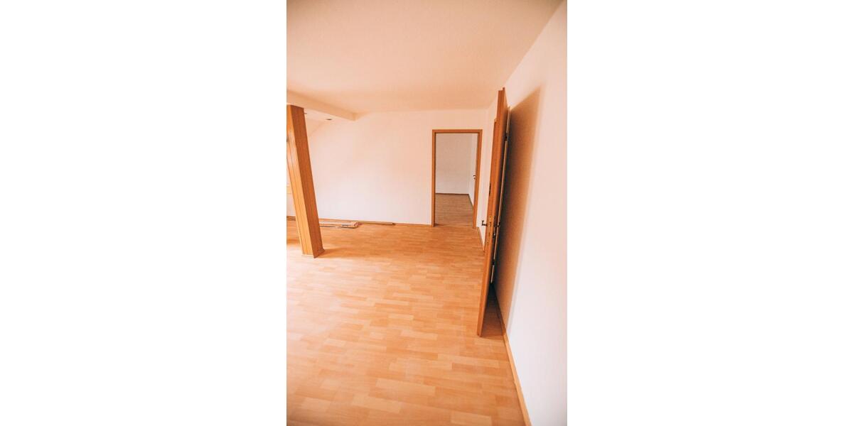 Dachgeschoßwohnung Gera Alt-Bieblach - 2.5 Zimmer, 75 m&sup2;, 449&euro; | Angebot:25968243