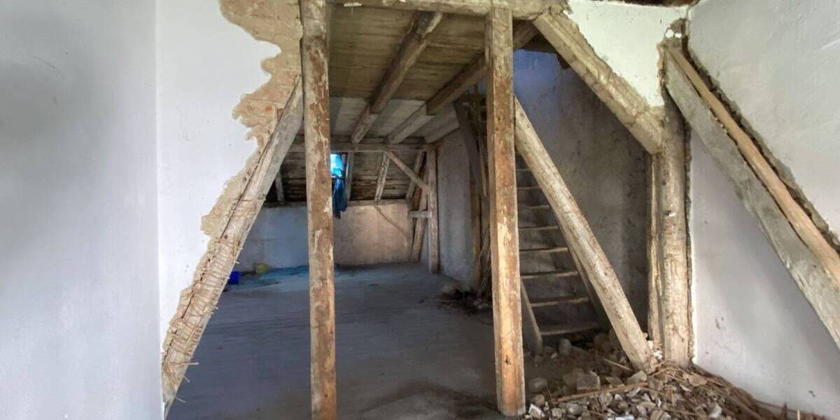 Sanierungsbedürftiges Mehrfamilienhaus mit 2-3 Wohneinheiten 1 zimmer