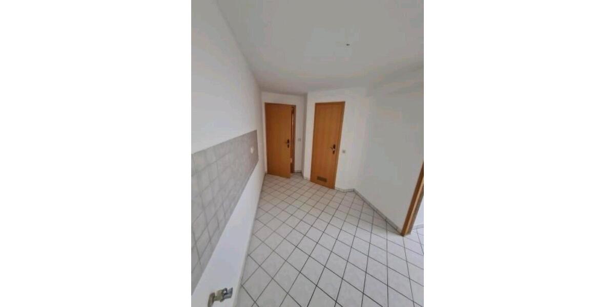 Dachgeschoßwohnung Gera Alt-Bieblach - 4 Zimmer, 110 m&sup2;, 1.100&euro; | Angebot:25992455