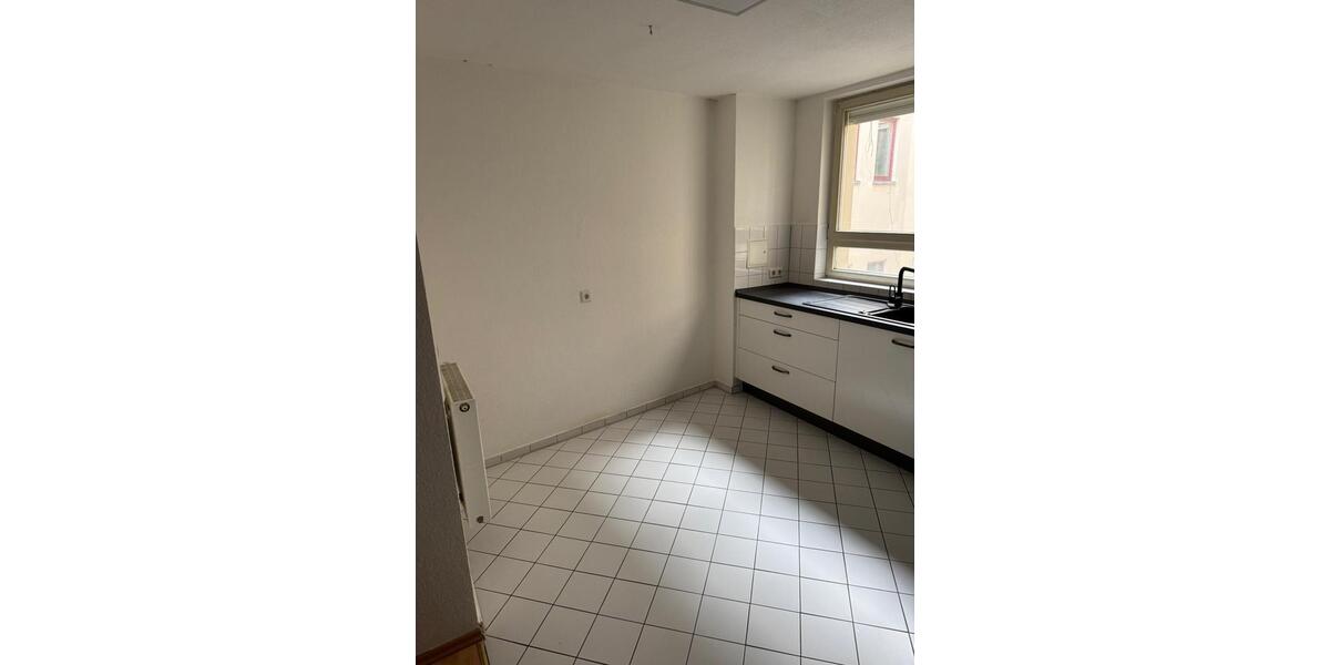 Etagenwohnung Altenburg - 2 Zimmer, 83 m&sup2;, 498&euro; | Angebot:26613171