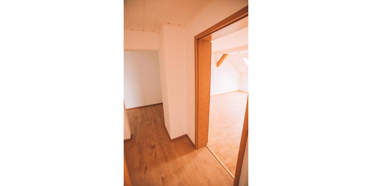 Dachgeschoßwohnung Gera Alt-Bieblach - 2 Zimmer, 75 m&sup2;, 449&euro; | Angebot:26112908