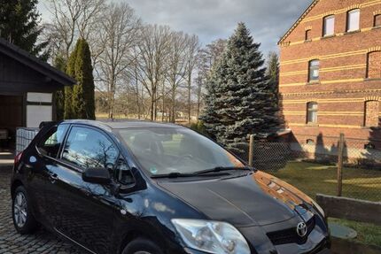 Toyota Auris 121.323 km 3.200 € Neumark 08496