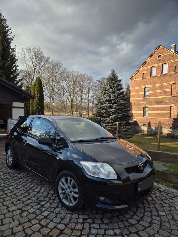 Toyota Auris 121.323 km 3.200 € Neumark 08496