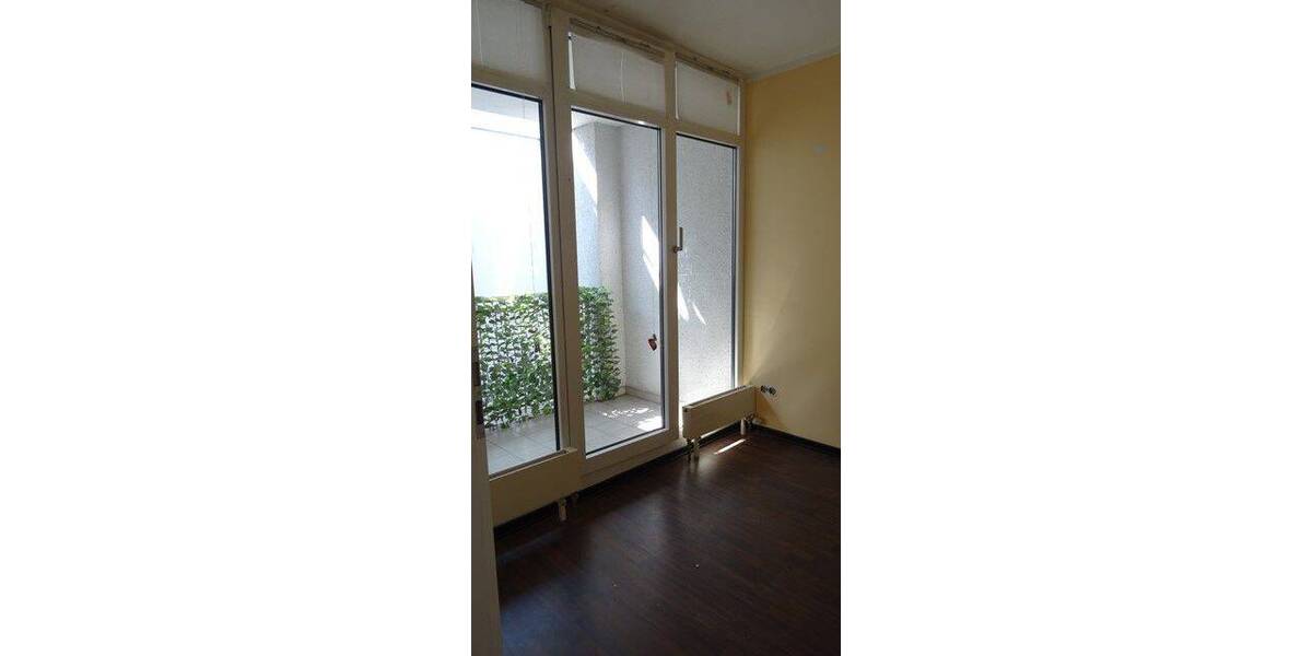 Etagenwohnung Crimmitschau - 2 Zimmer, 84 m&sup2;, 400&euro; | Angebot:26797876