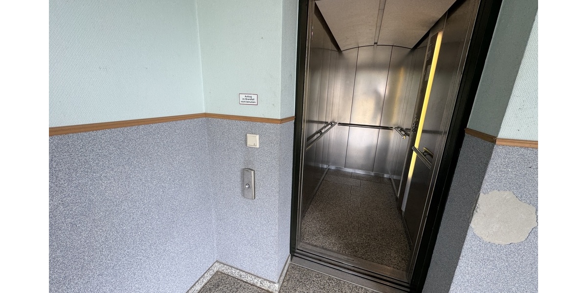 Helle & ruhige 2 Zimmer Whg. mit Aufzug und Balkon (W 31) - Etagenwohnung Gera Ostviertel | Angebot:26882783