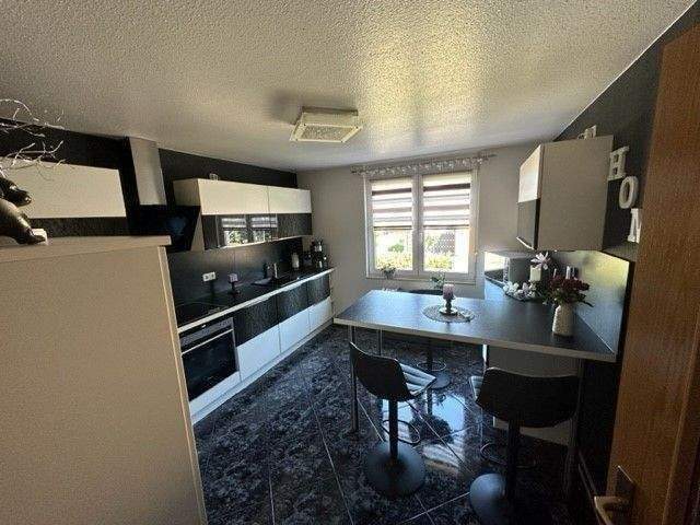 Reihenmittelhaus Teuchern - 5 Zimmer, 145 m&sup2;, 180.000&euro; | Angebot:25771898